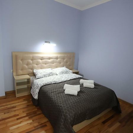 Hotel Hollywood Kutaisi Bagian luar foto