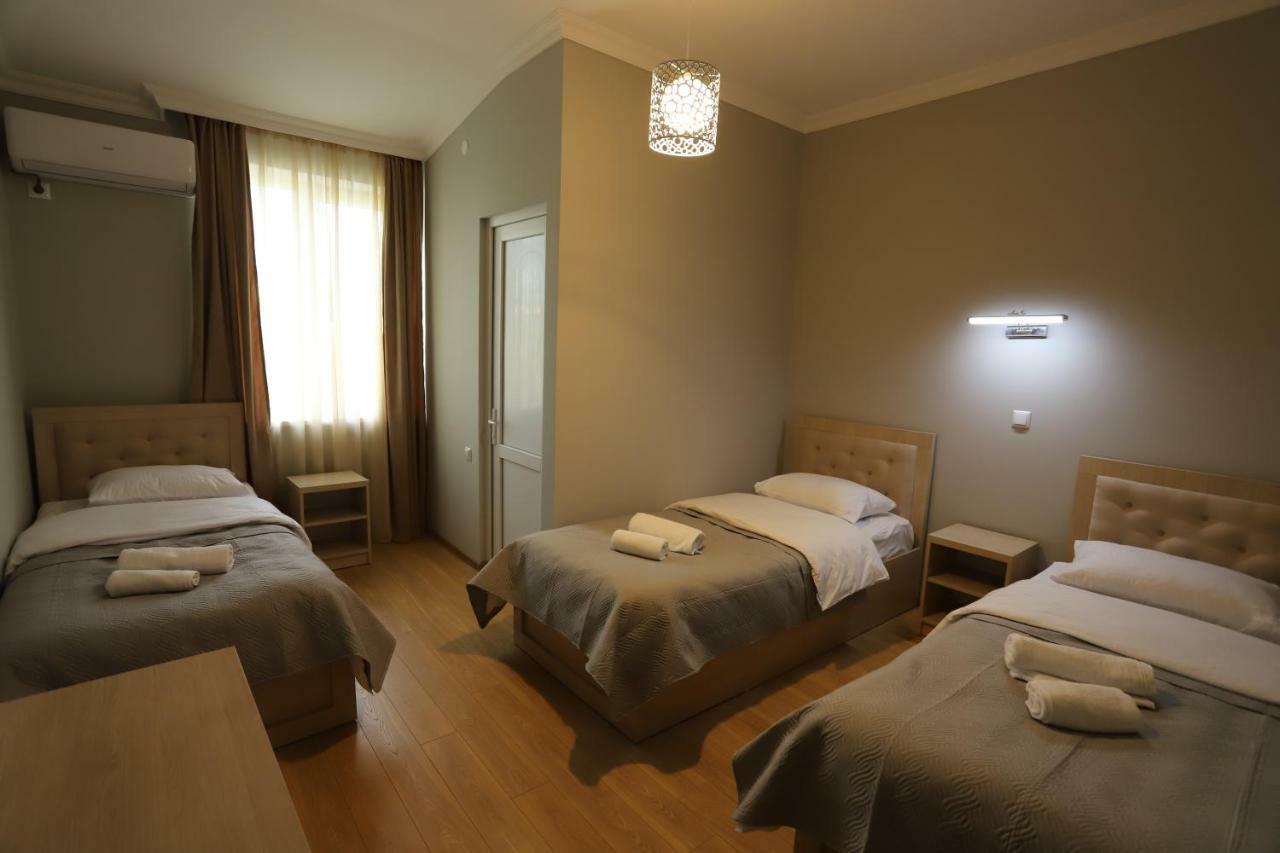 Hotel Hollywood Kutaisi Bagian luar foto
